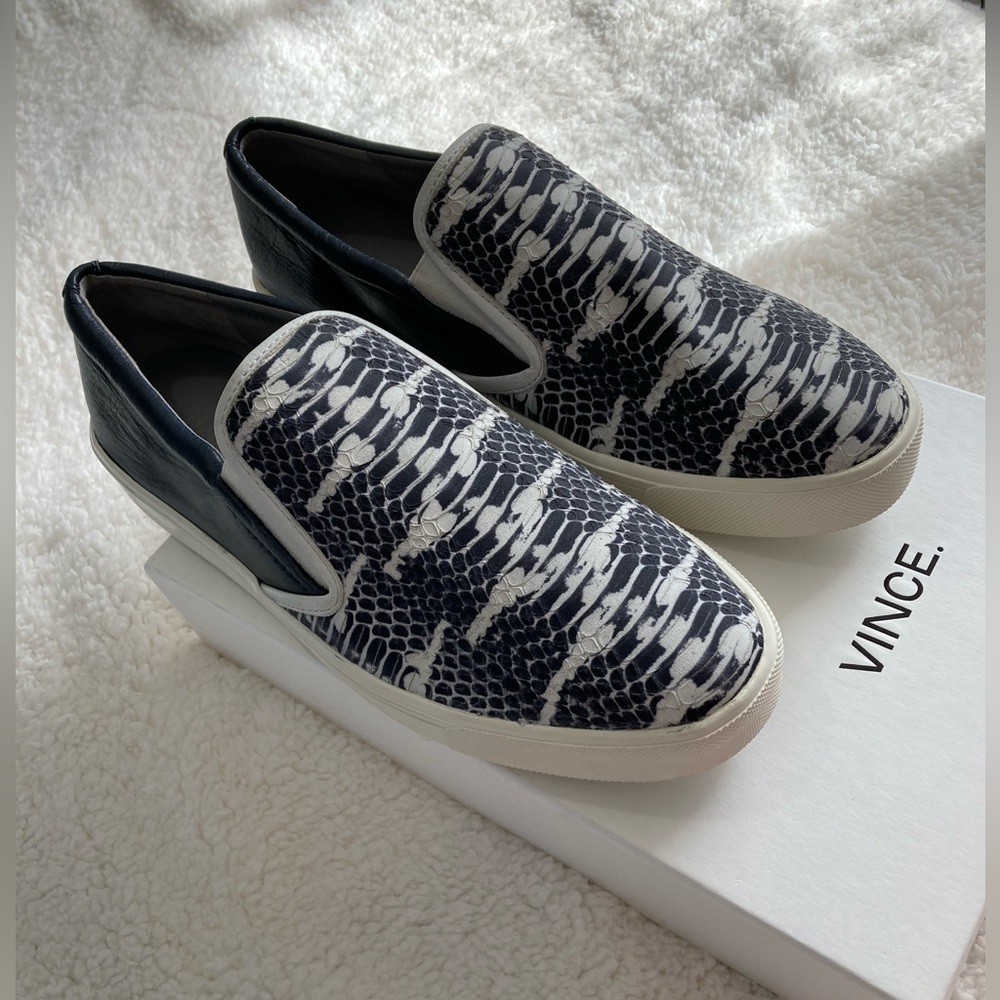 Vince. 10 EU 40 Blair Slip-On shoe Black & White Faux Snakeskin work sneakers
